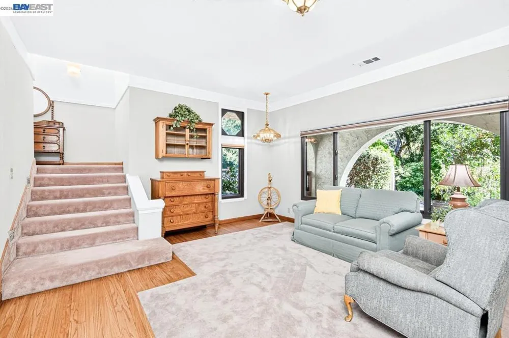 35575 Palomares Rd Castro Valley, CA 94552