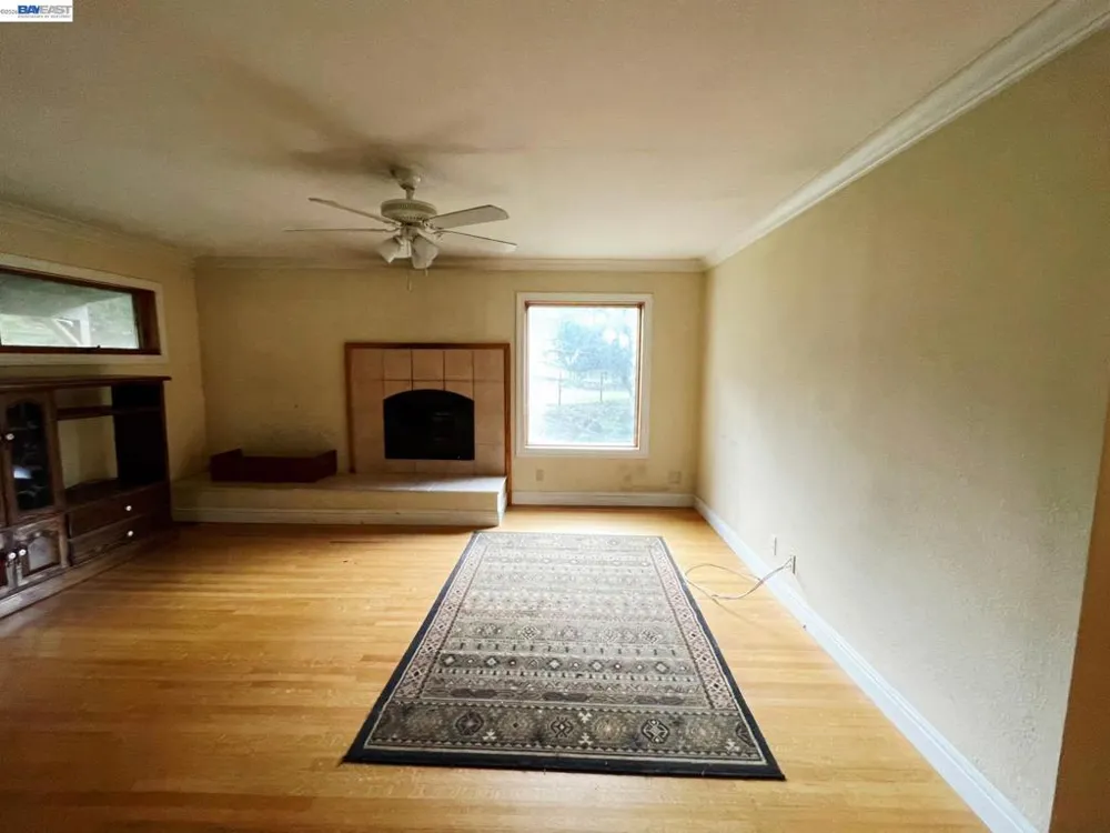 35575 Palomares Rd Castro Valley, CA 94552