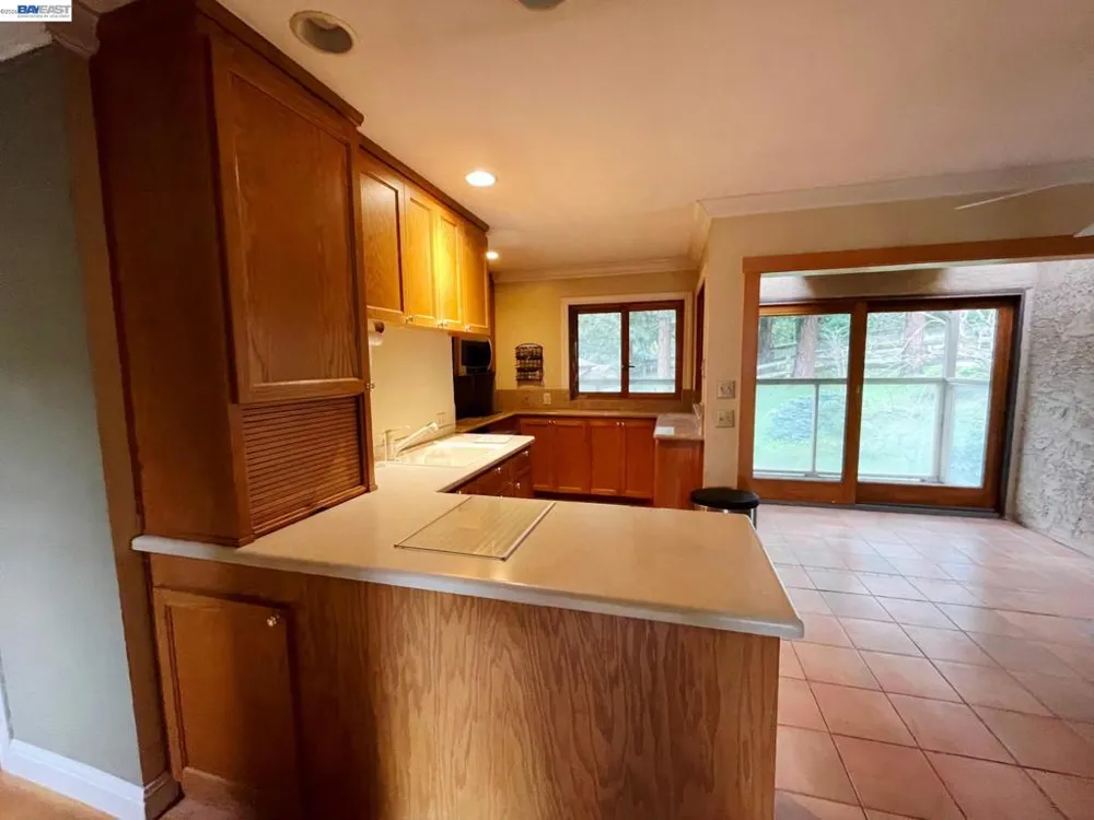 35575 Palomares Rd Castro Valley, CA 94552