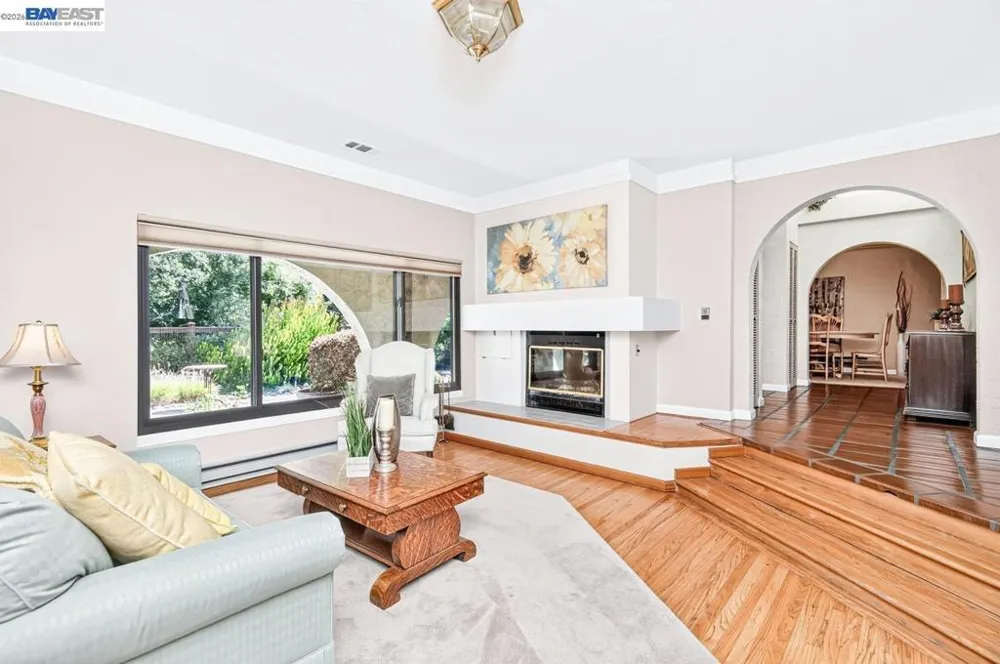 35575 Palomares Rd Castro Valley, CA 94552