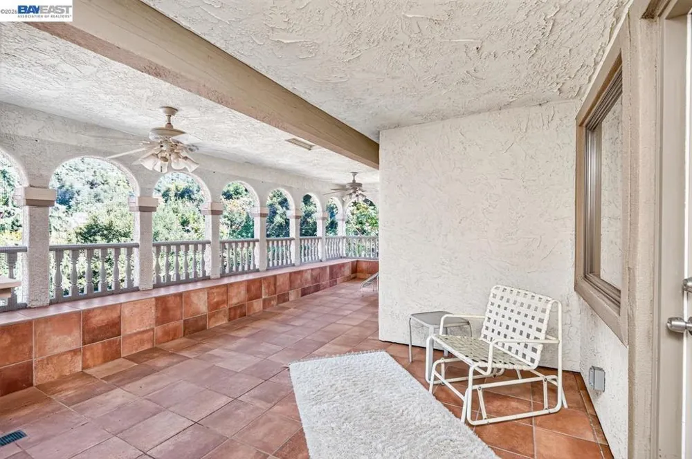 35575 Palomares Rd Castro Valley, CA 94552
