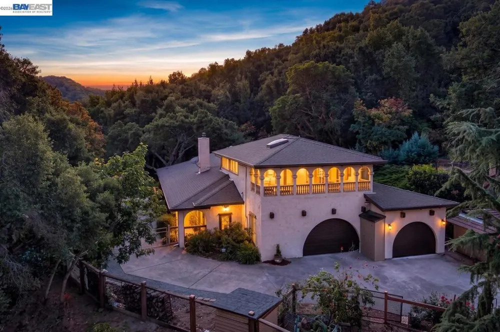 35575 Palomares Rd Castro Valley, CA 94552
