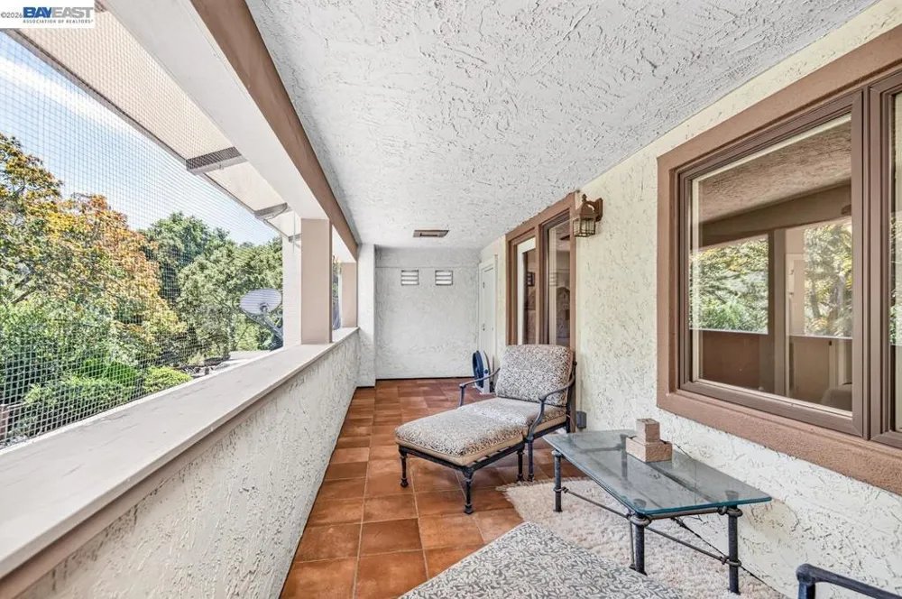 35575 Palomares Rd Castro Valley, CA 94552