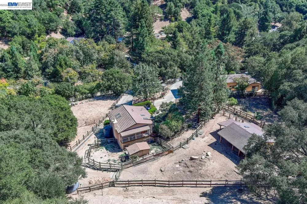 35575 Palomares Rd Castro Valley, CA 94552