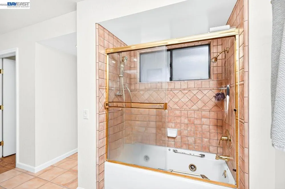 35575 Palomares Rd Castro Valley, CA 94552