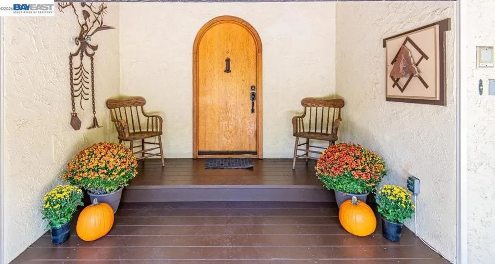 35575 Palomares Rd Castro Valley, CA 94552