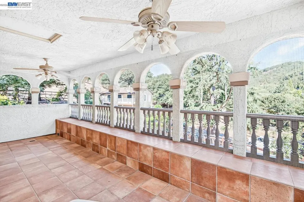 35575 Palomares Rd Castro Valley, CA 94552