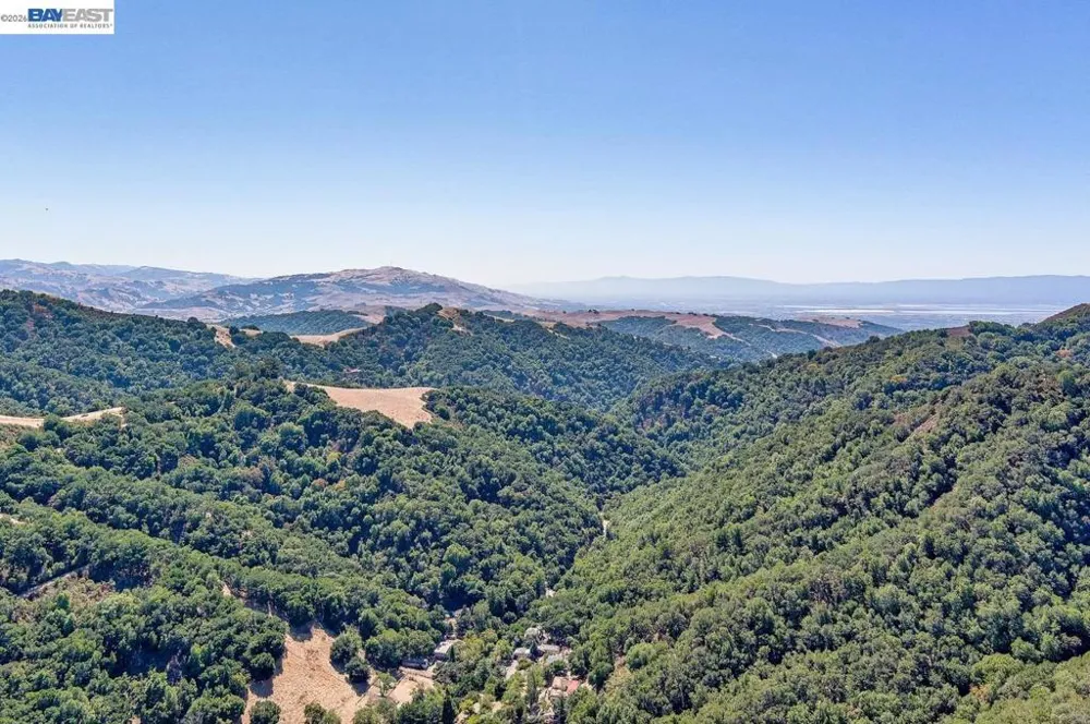 35575 Palomares Rd Castro Valley, CA 94552