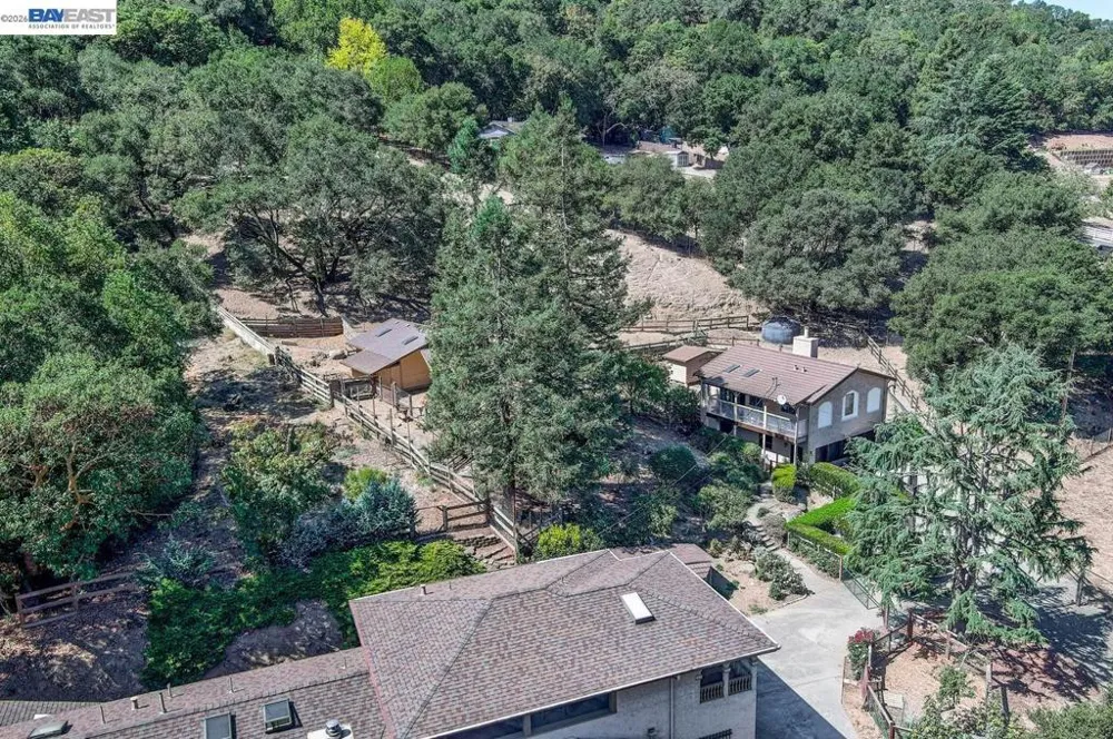 35575 Palomares Rd Castro Valley, CA 94552
