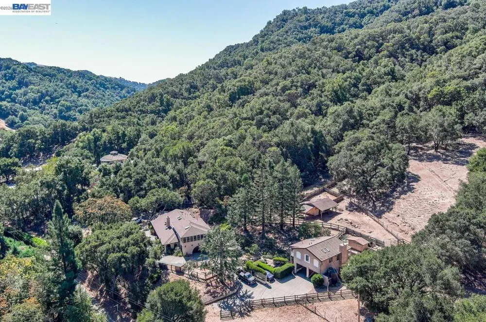35575 Palomares Rd Castro Valley, CA 94552