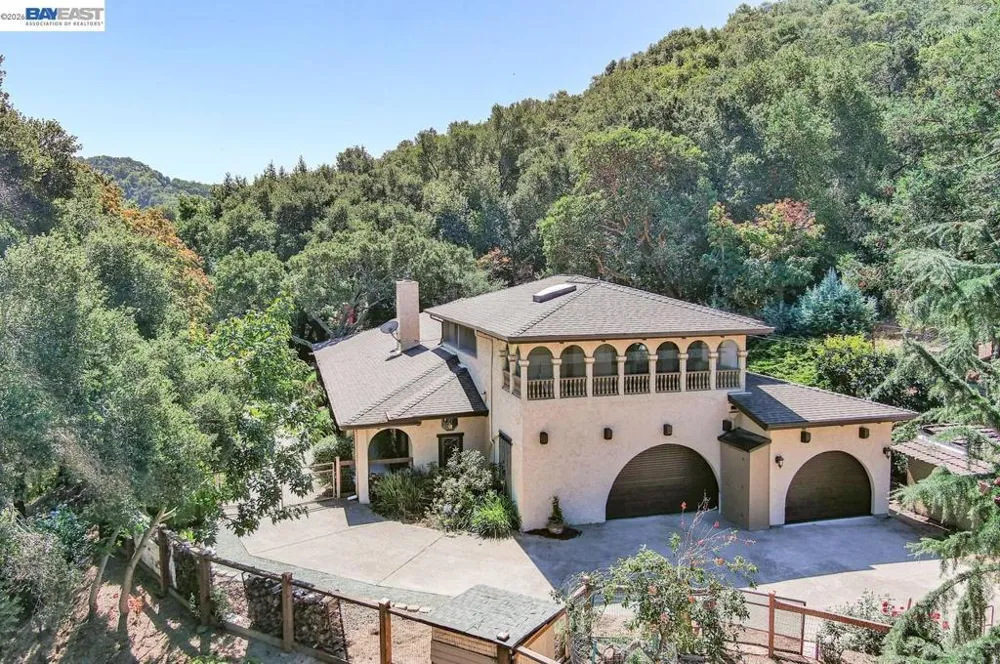 35575 Palomares Rd Castro Valley, CA 94552