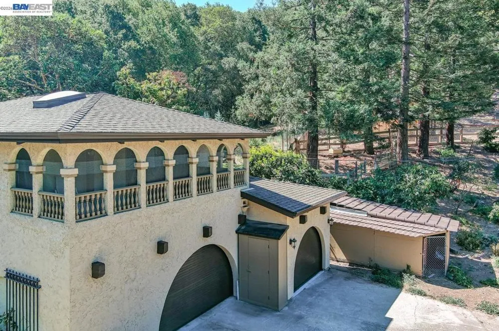 35575 Palomares Rd Castro Valley, CA 94552