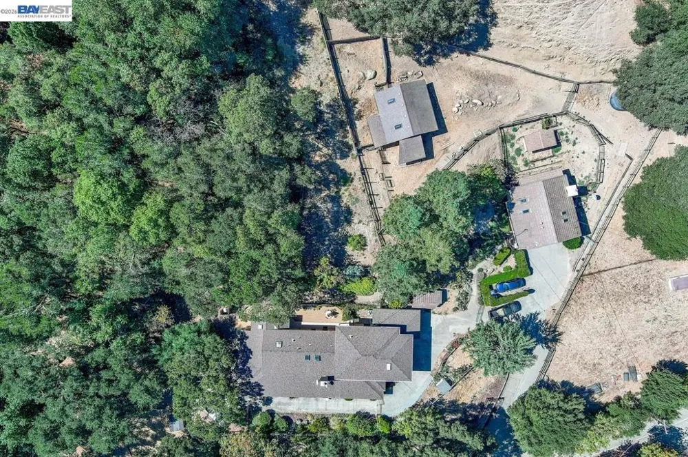 35575 Palomares Rd Castro Valley, CA 94552