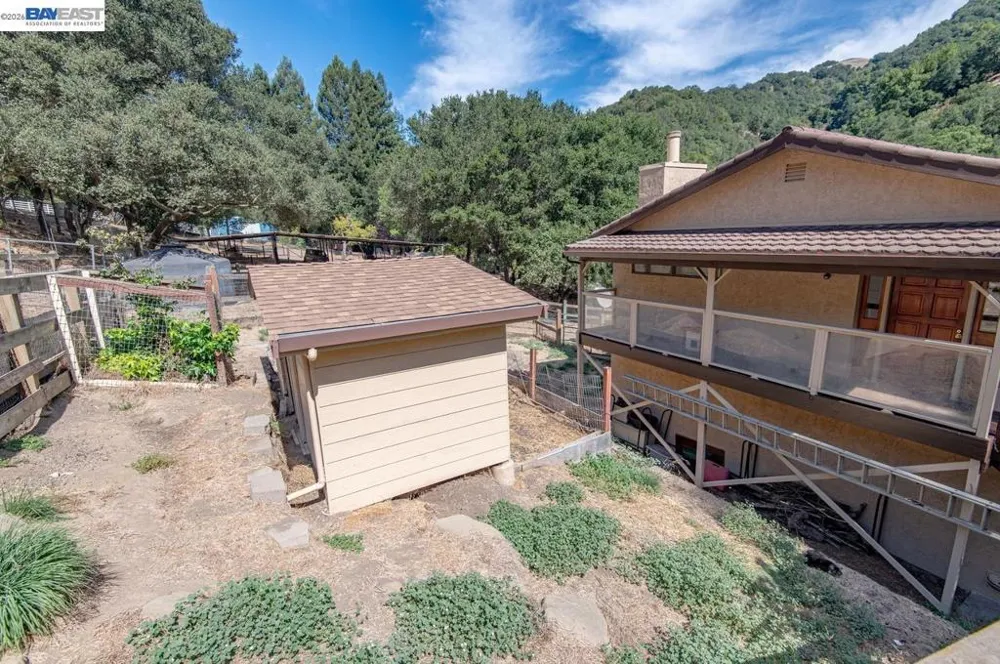 35575 Palomares Rd Castro Valley, CA 94552