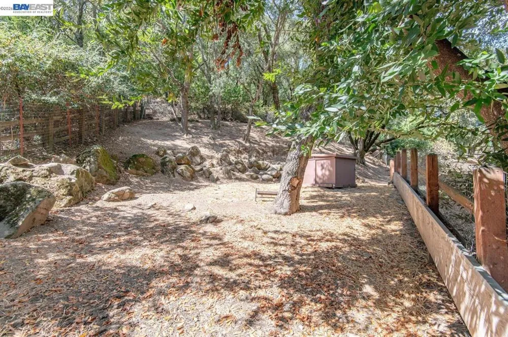35575 Palomares Rd Castro Valley, CA 94552