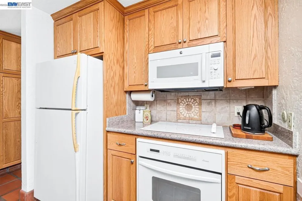 35575 Palomares Rd Castro Valley, CA 94552