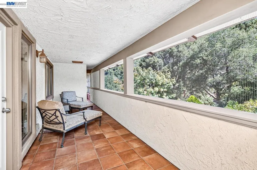 35575 Palomares Rd Castro Valley, CA 94552