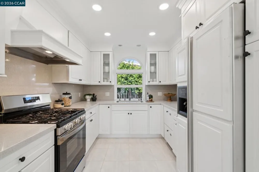 939 Mountain View Dr Lafayette, CA 94549