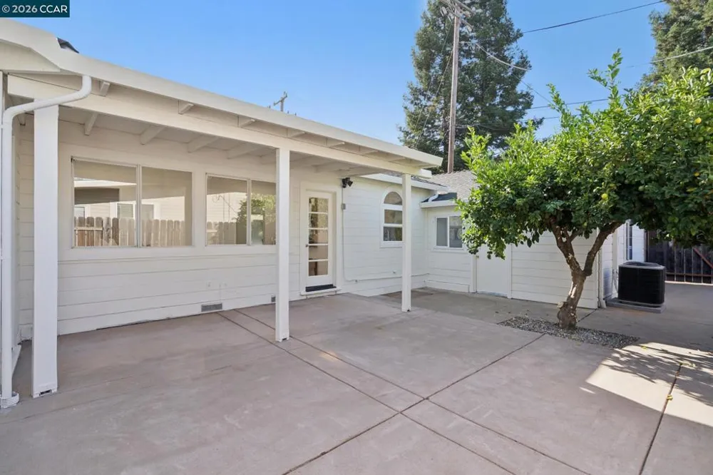 939 Mountain View Dr Lafayette, CA 94549