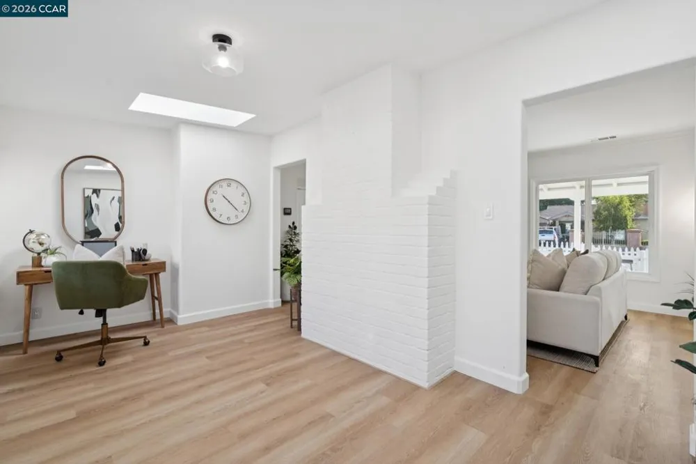 939 Mountain View Dr Lafayette, CA 94549