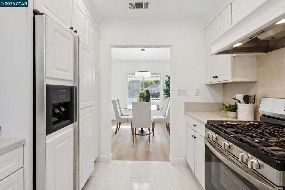 939 Mountain View Dr Lafayette, CA 94549