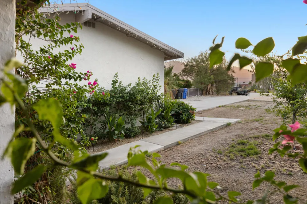 12800 Avenida Serena Desert Hot Springs, CA 92240