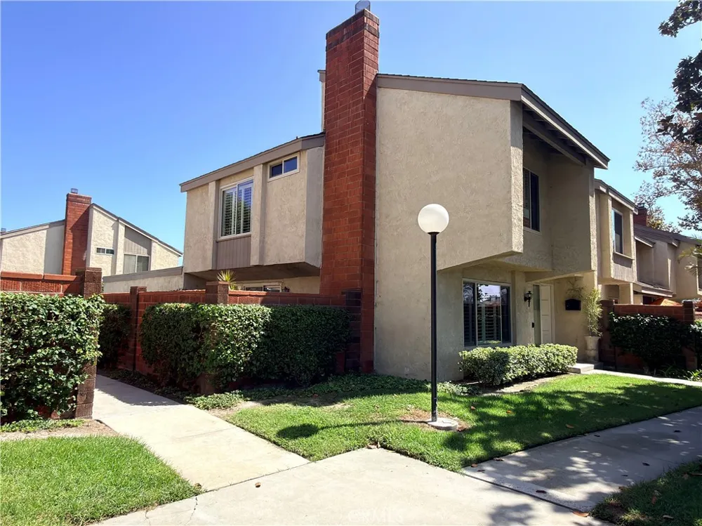 2072 S West Anaheim, CA 92802