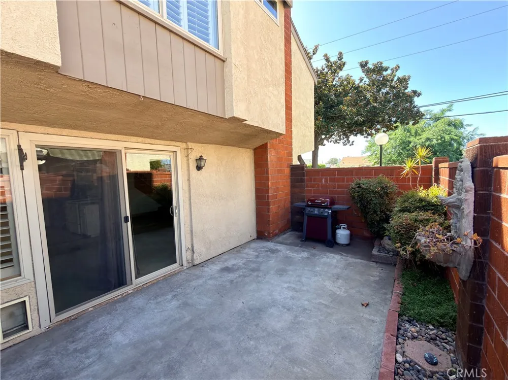 2072 S West Anaheim, CA 92802