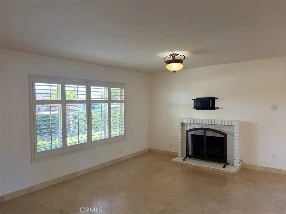 2072 S West Anaheim, CA 92802