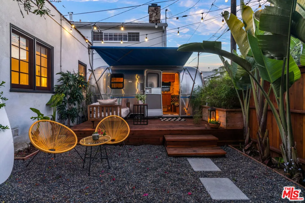 225 Carroll Canal Los Angeles, CA 90291
