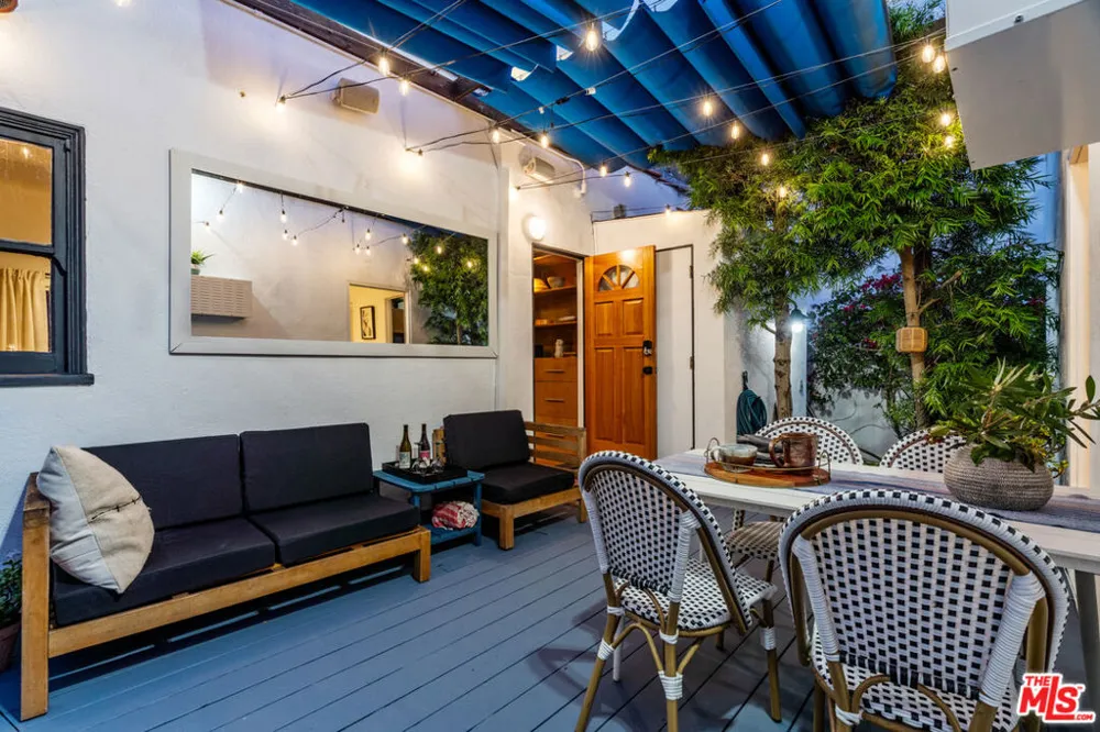 225 Carroll Canal Los Angeles, CA 90291