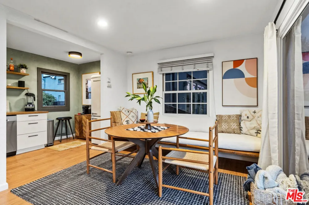 225 Carroll Canal Los Angeles, CA 90291