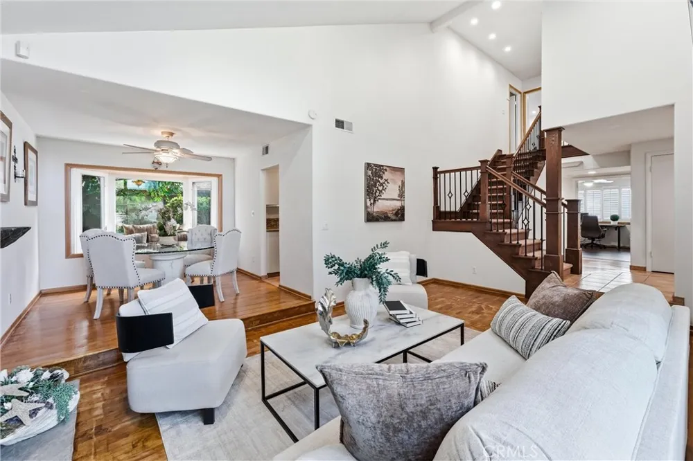 5872 Meadowbrook Drive Huntington Beach, CA 92649