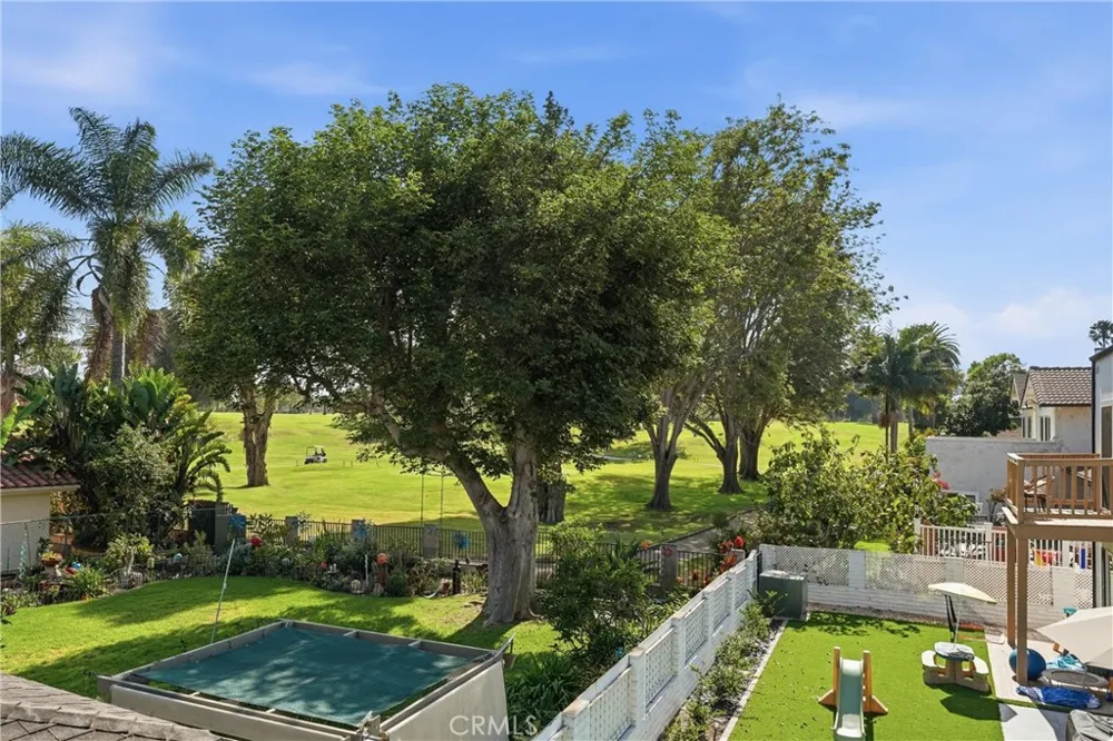 5872 Meadowbrook Drive Huntington Beach, CA 92649