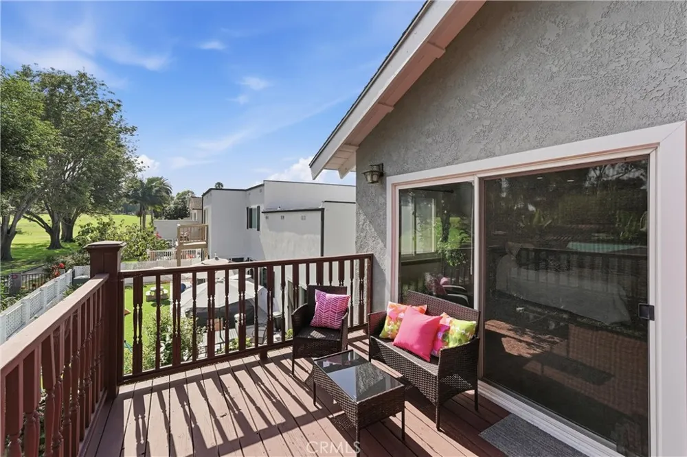 5872 Meadowbrook Drive Huntington Beach, CA 92649