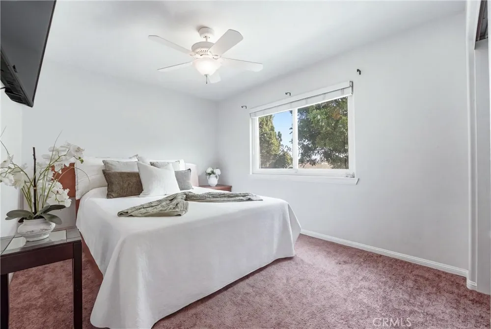 5872 Meadowbrook Drive Huntington Beach, CA 92649