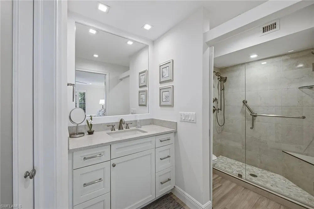 2875 Gulf Shore Boulevard #106 Naples, FL 34103