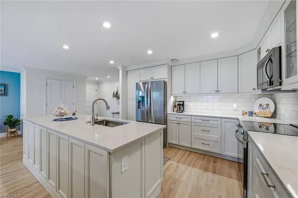 2875 Gulf Shore Boulevard #106 Naples, FL 34103