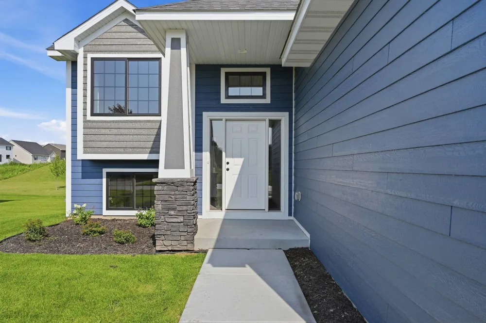 17762 Empire Trail Lakeville, MN 55044