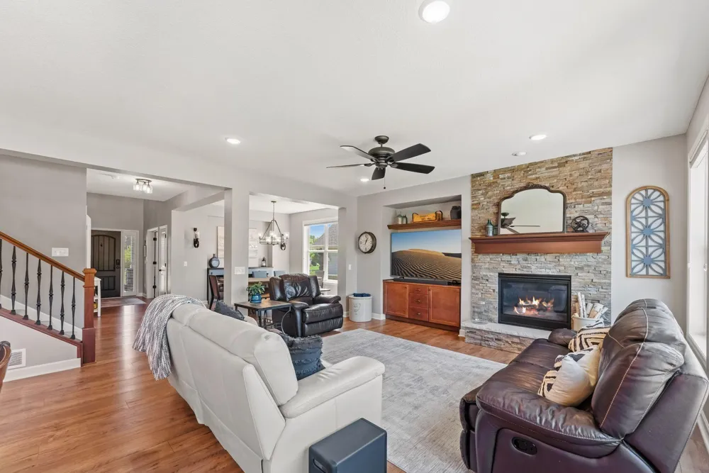 19335 Indora Trail Lakeville, MN 55044
