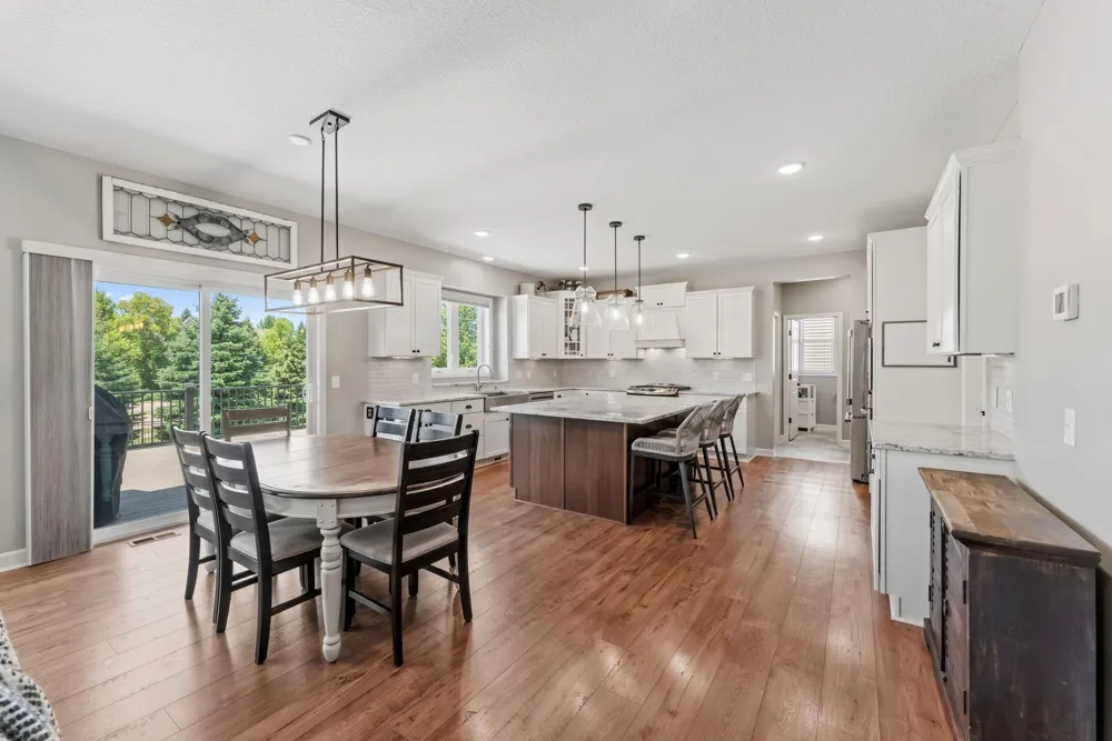 19335 Indora Trail Lakeville, MN 55044