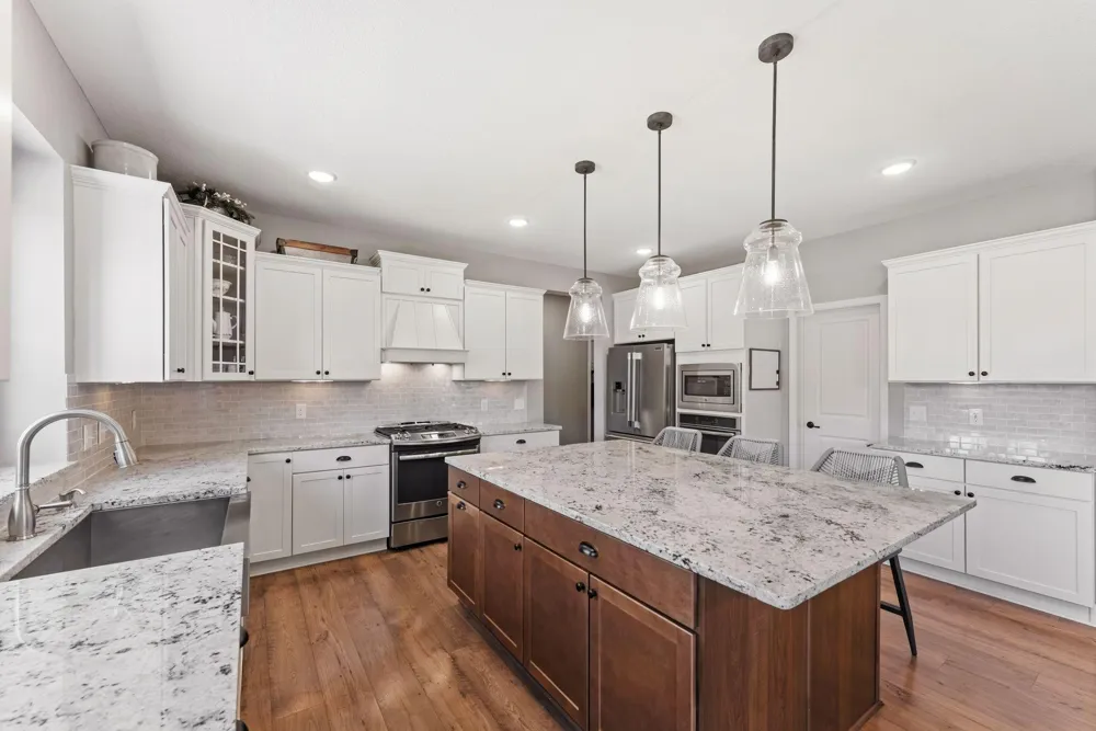 19335 Indora Trail Lakeville, MN 55044