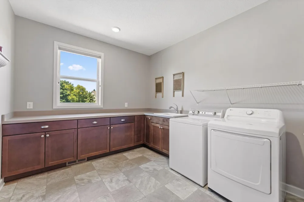 19335 Indora Trail Lakeville, MN 55044