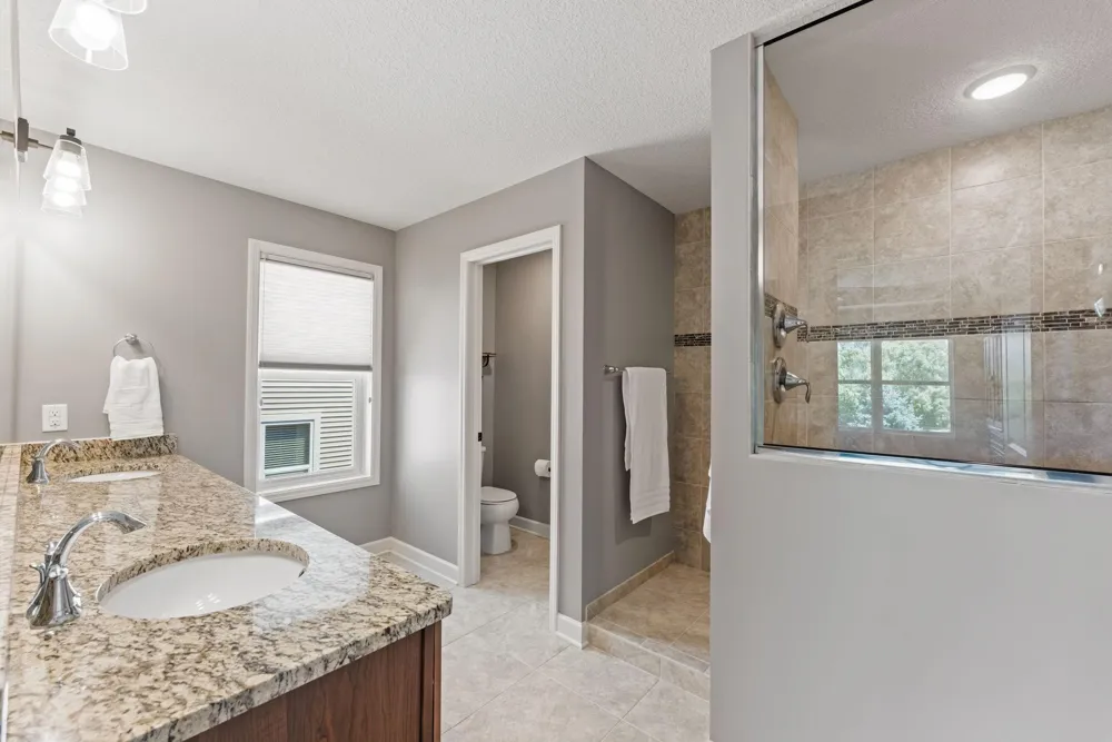 19335 Indora Trail Lakeville, MN 55044