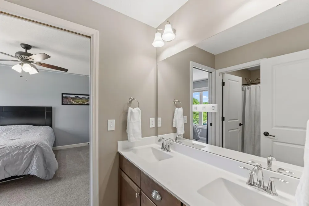 19335 Indora Trail Lakeville, MN 55044
