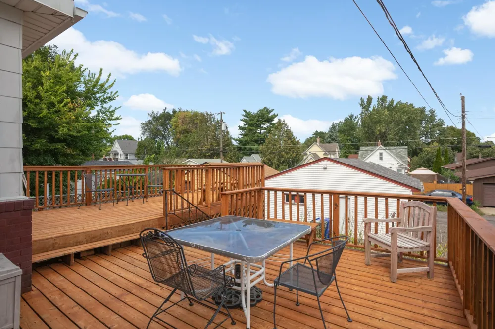 809 Minnehaha Avenue W Saint Paul, MN 55104