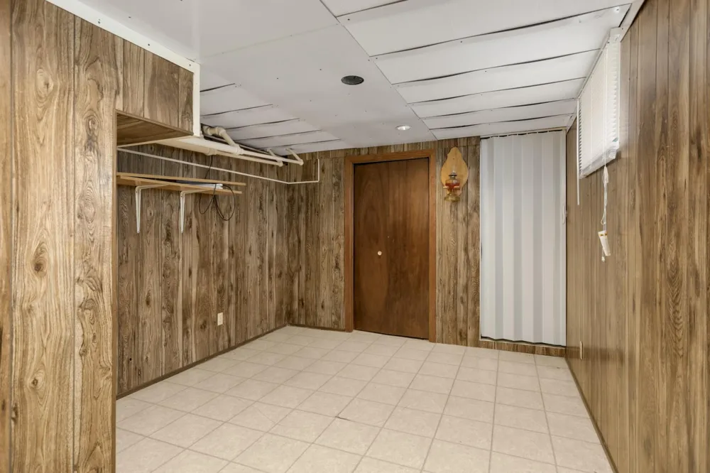 809 Minnehaha Avenue W Saint Paul, MN 55104