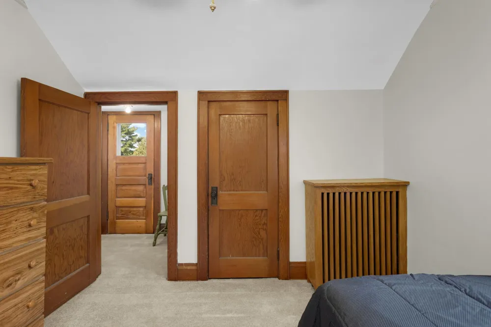 809 Minnehaha Avenue W Saint Paul, MN 55104