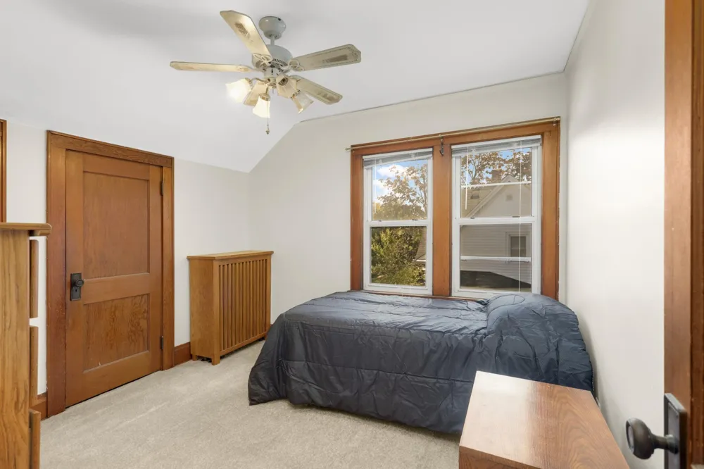 809 Minnehaha Avenue W Saint Paul, MN 55104