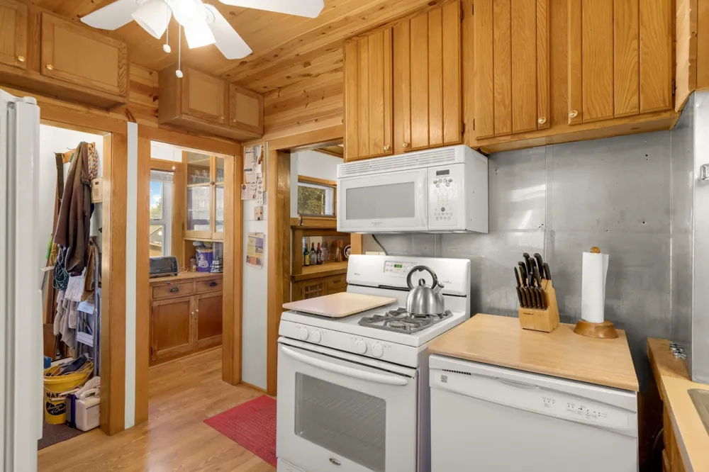 809 Minnehaha Avenue W Saint Paul, MN 55104
